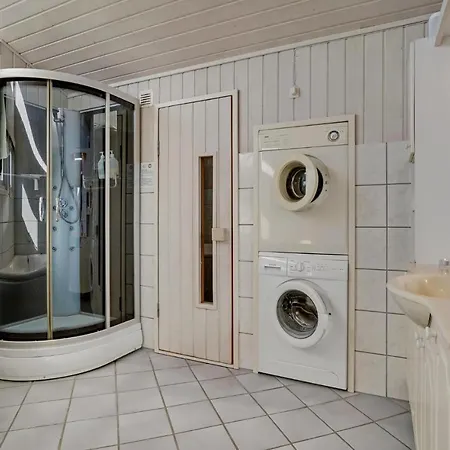 4 Bedroom Cozy In