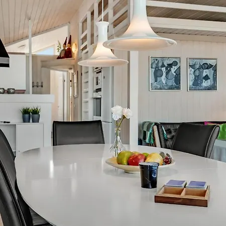 4 Bedroom Cozy In